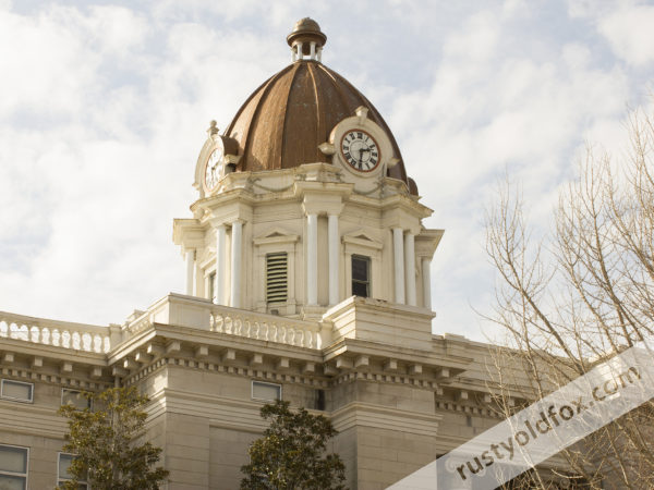 photo of courthouse