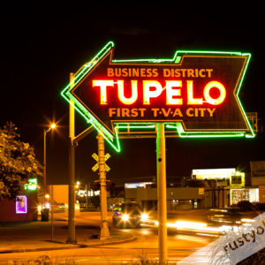 photo of tupelo arrow sign