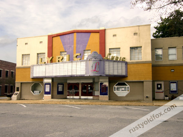 photo of lyric theater