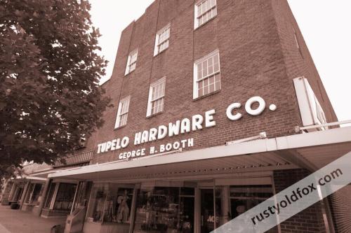 photo of tupelo hardware store